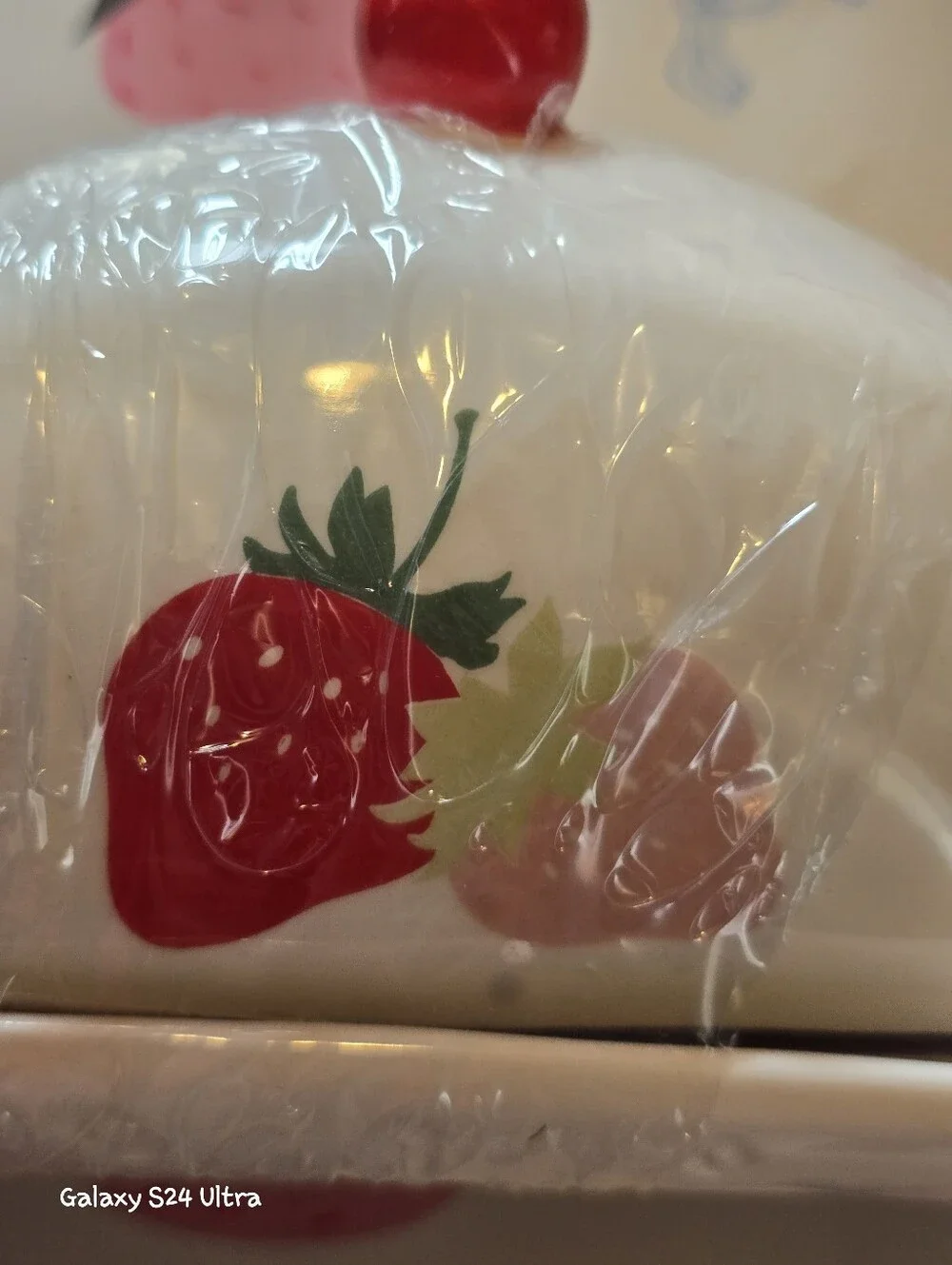 Strawberry 🍓 Decor Ceramic Butter Container With Lid NEW